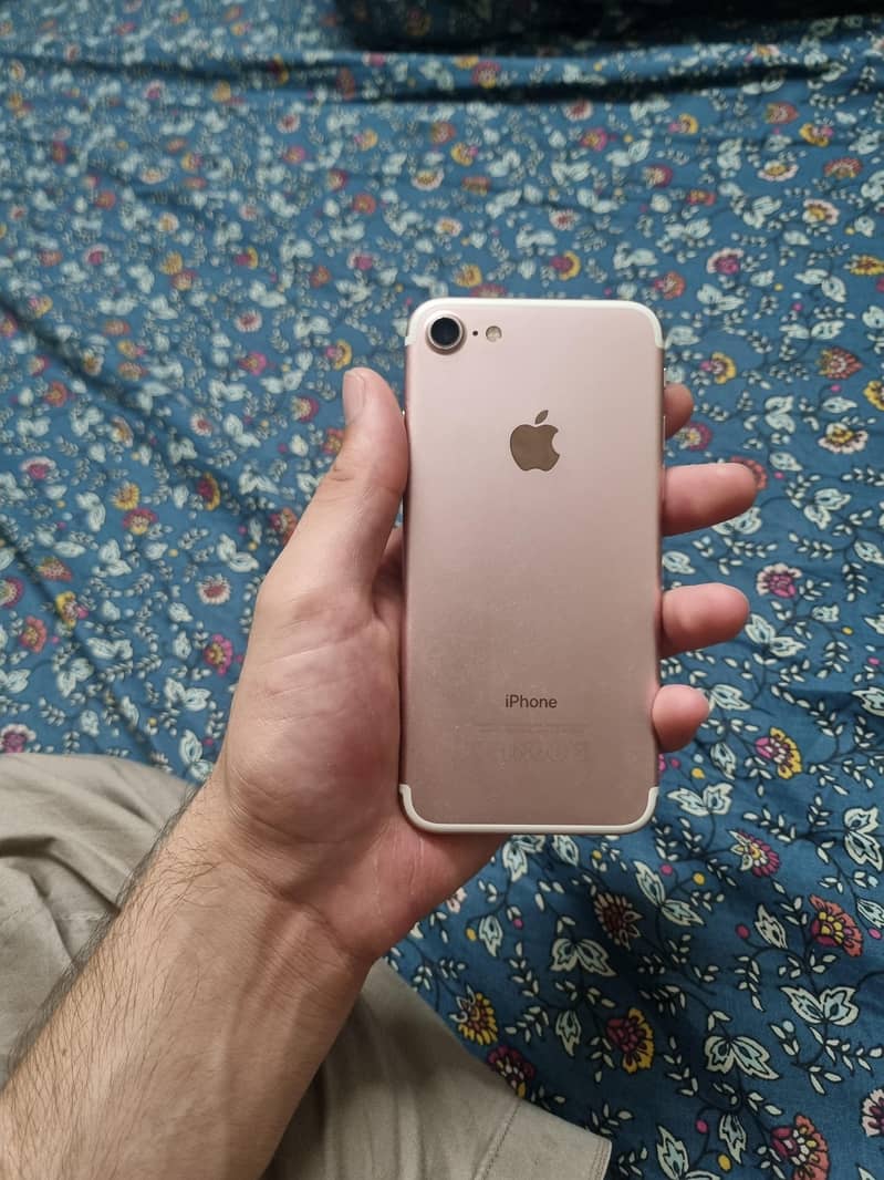 Apple iPhone 7 3