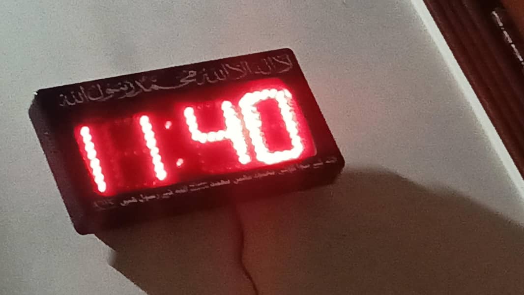 Digital watch 0
