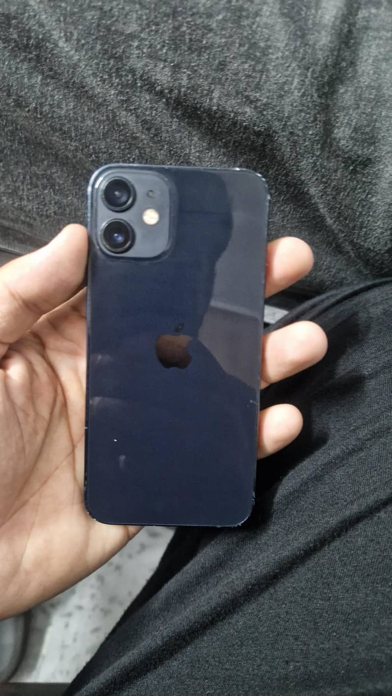 Apple iPhone 12 3