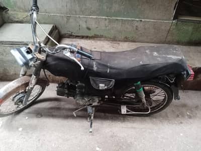 toyo 70 bike siled engan only green book engan bilkul ok ha koi km ni