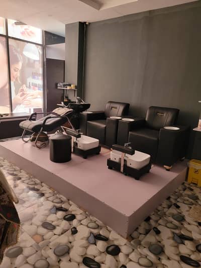Beauty Parlour For Sale