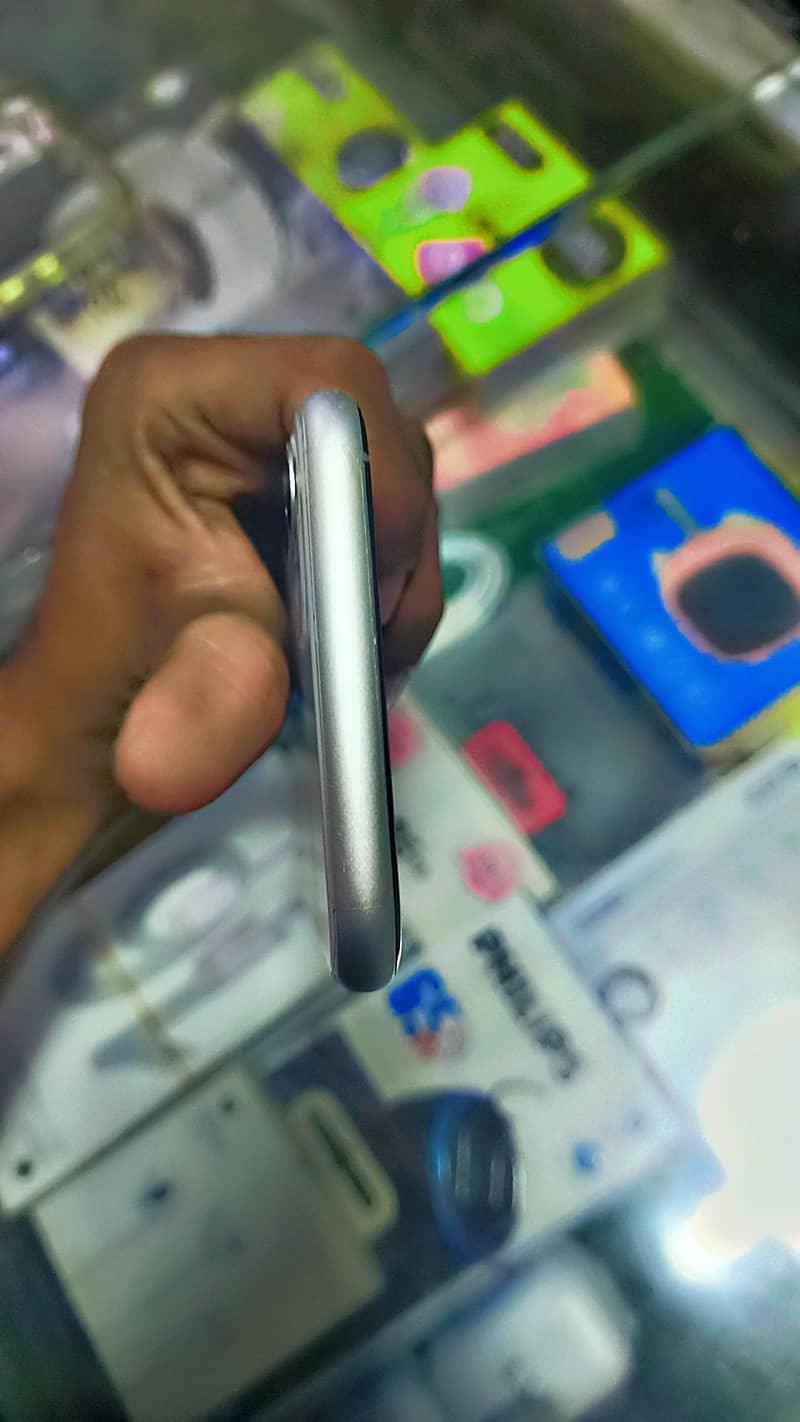Apple iPhone 11 1
