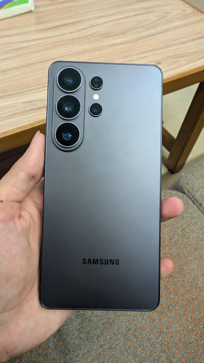 Samsung S26 Ultra 512 Gb with Box Under Warranty