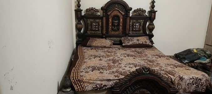 chinyoti wood double bed for sale