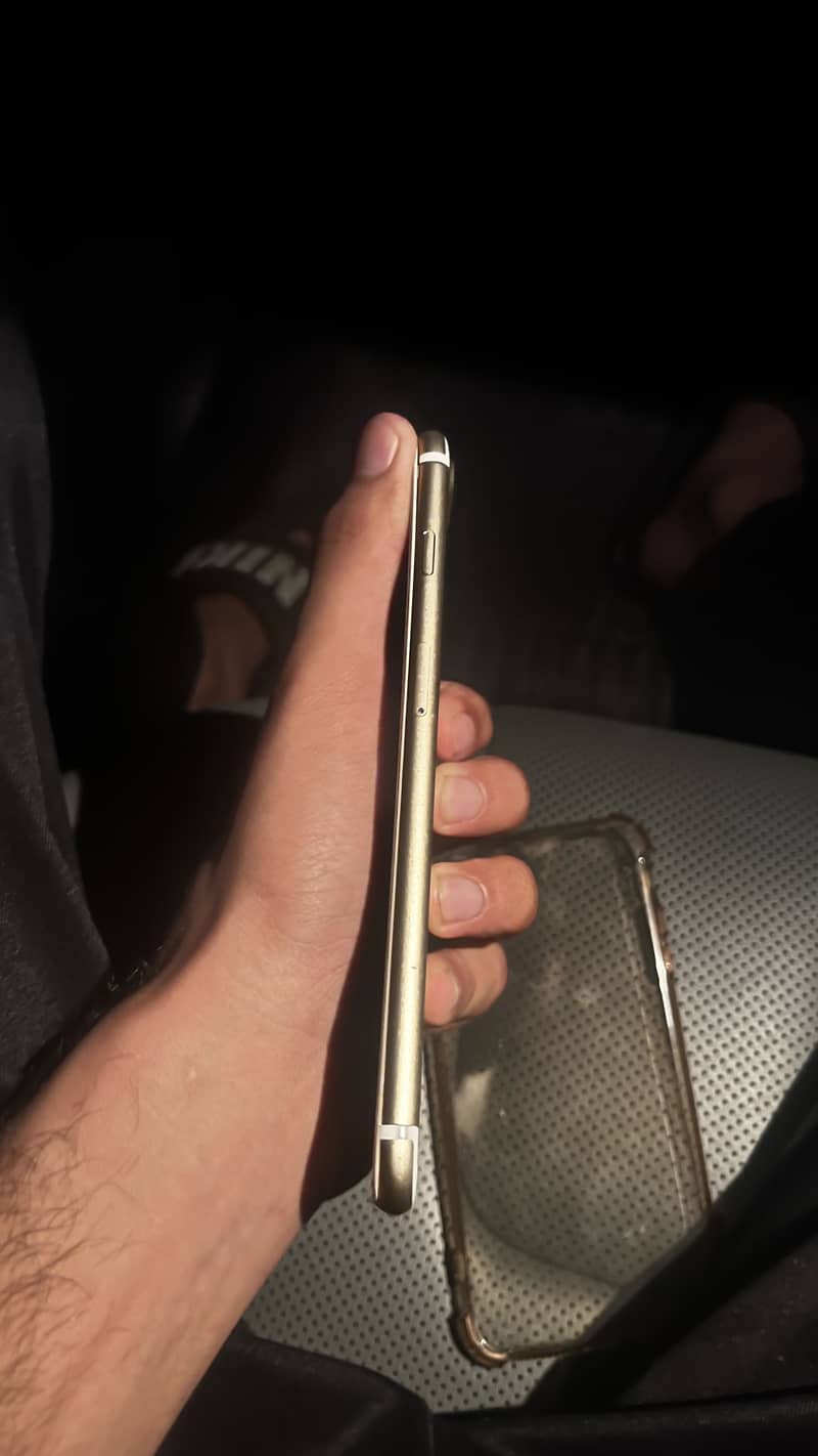 Apple iPhone 7 Plus 1