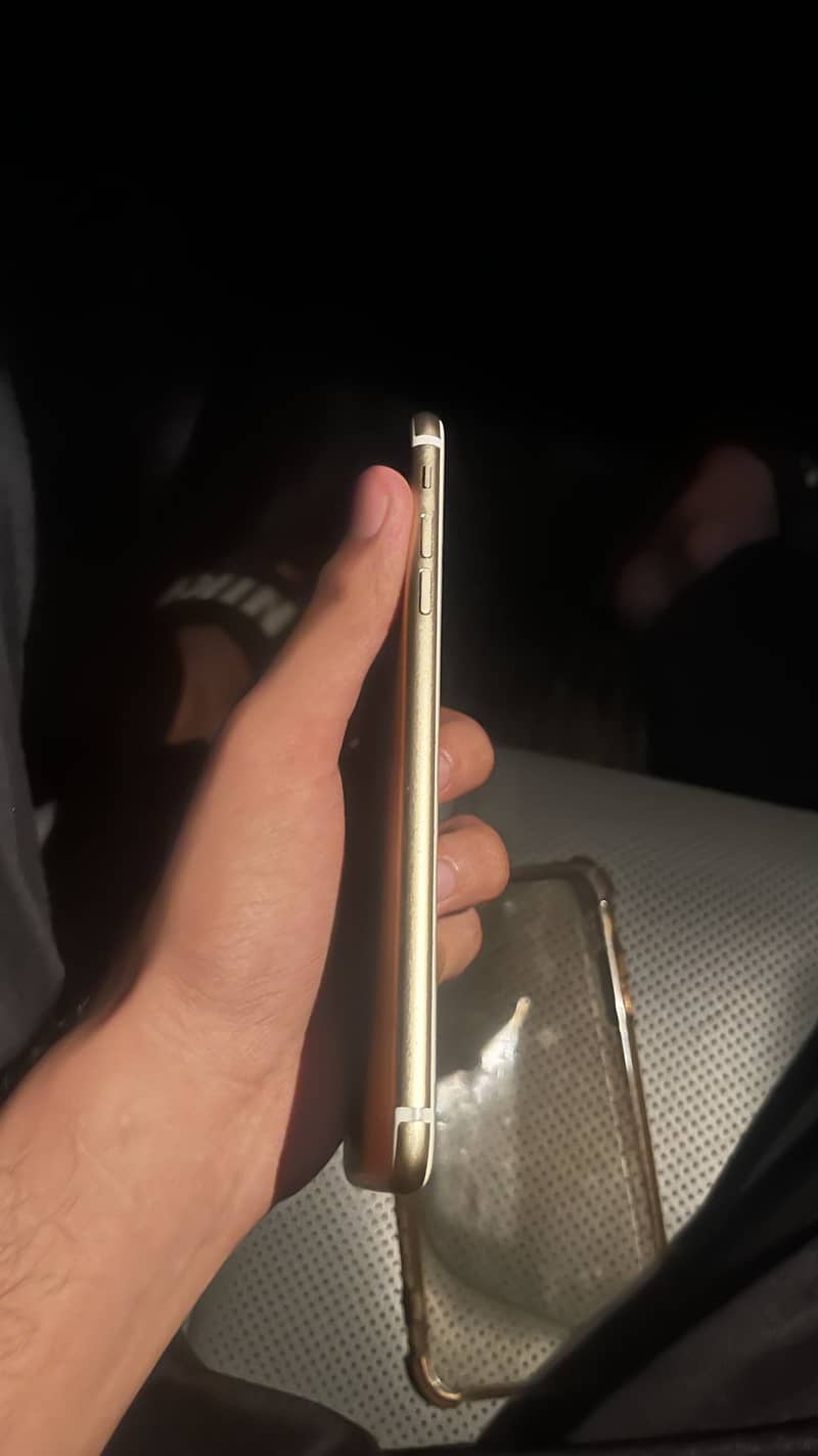 Apple iPhone 7 Plus 2