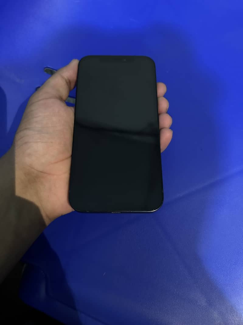 Apple iPhone 12 4