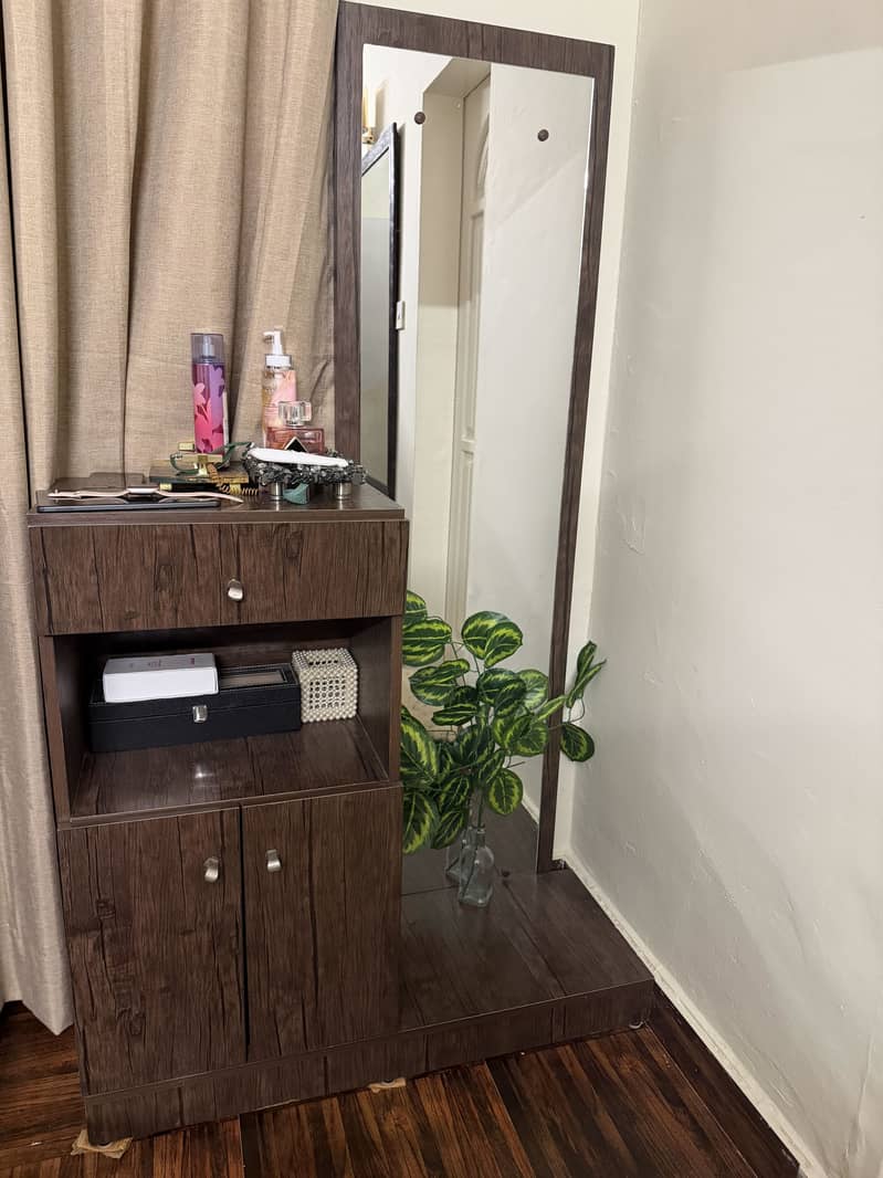 Dressing Table 2
