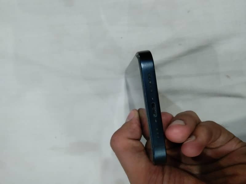Apple iPhone 14 4