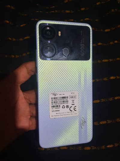 Itel P40 4+ 128 Gb