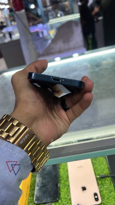 Apple iPhone 13 mini