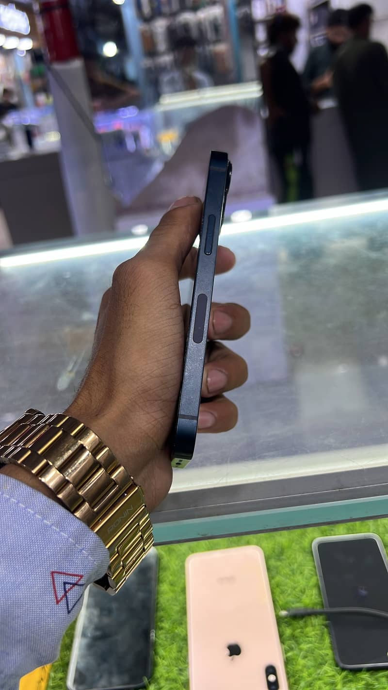 Apple iPhone 13 mini 3
