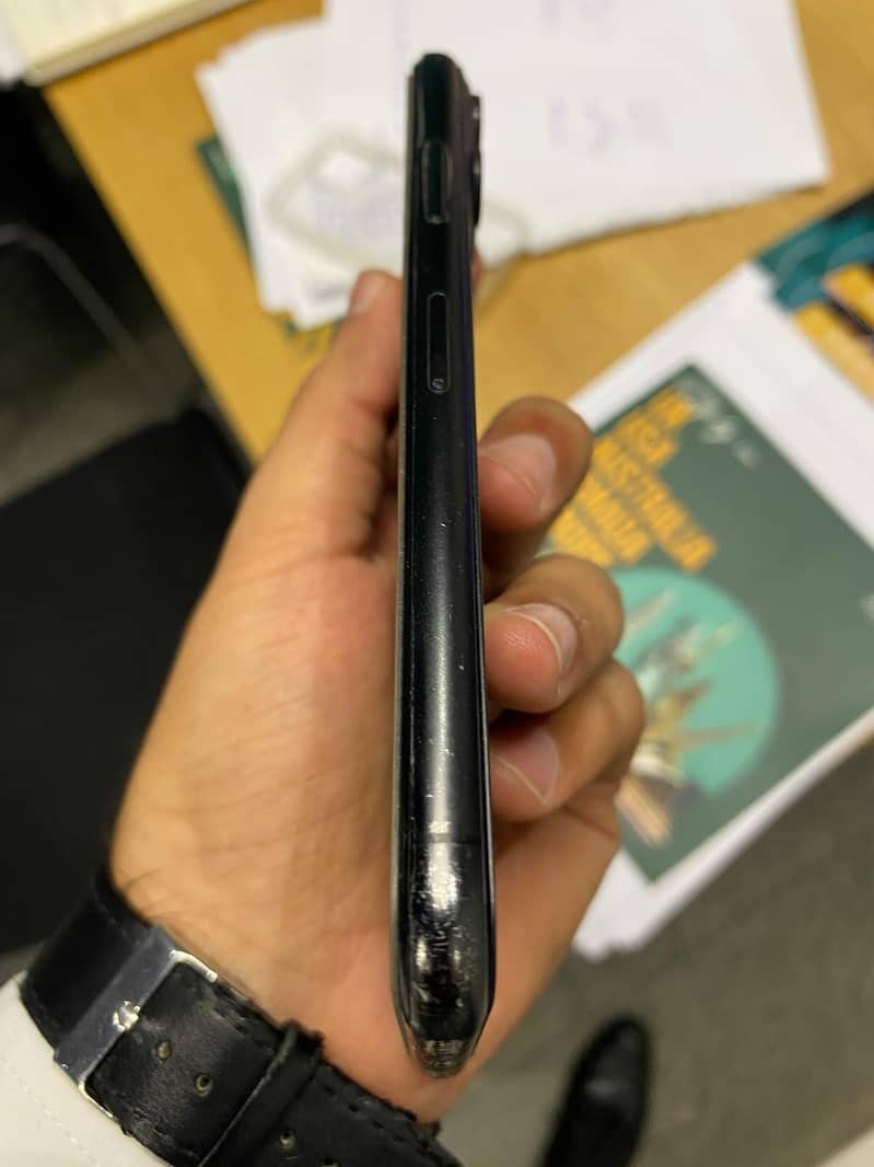 Apple iPhone X 3