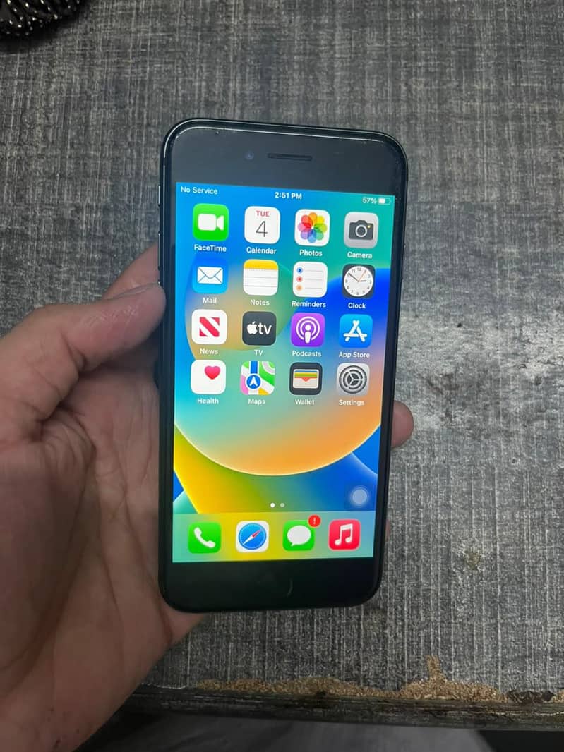 Apple iPhone 8 1