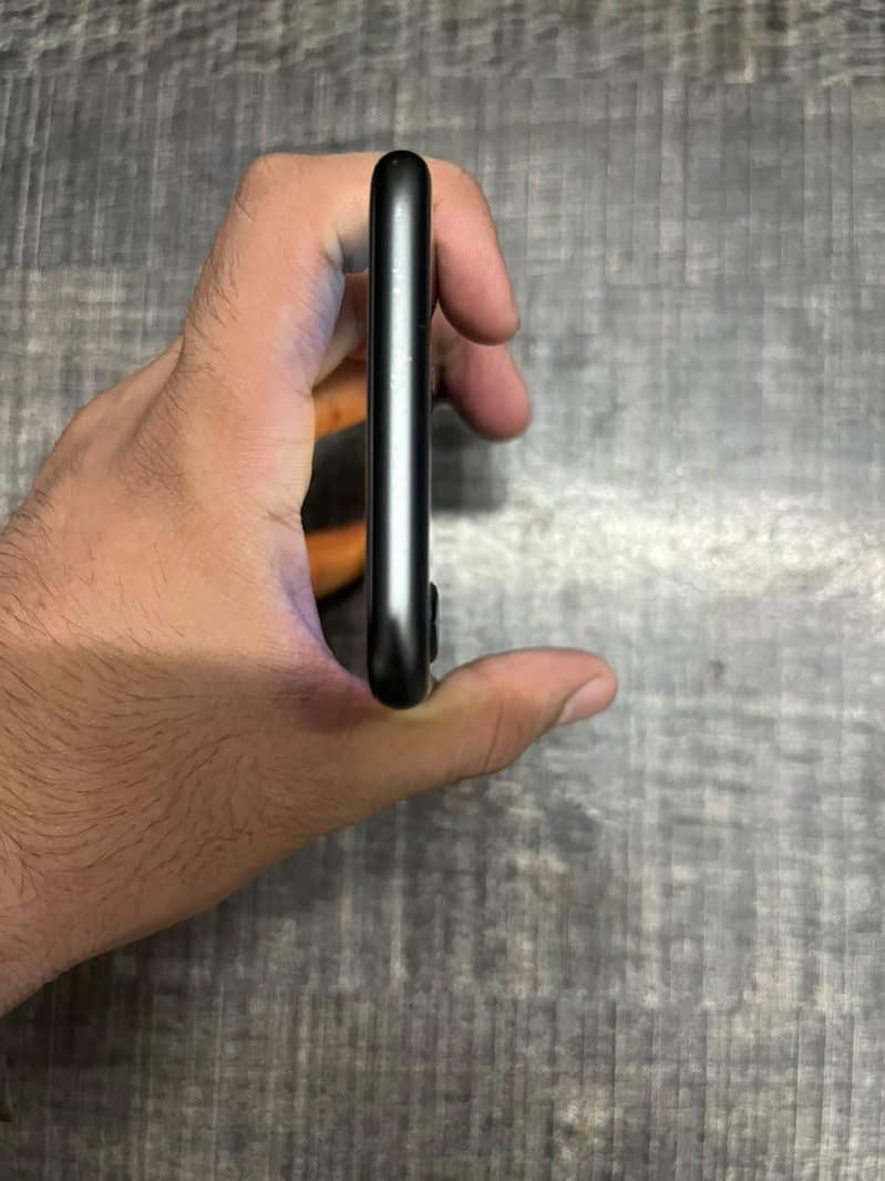 Apple iPhone 8 3