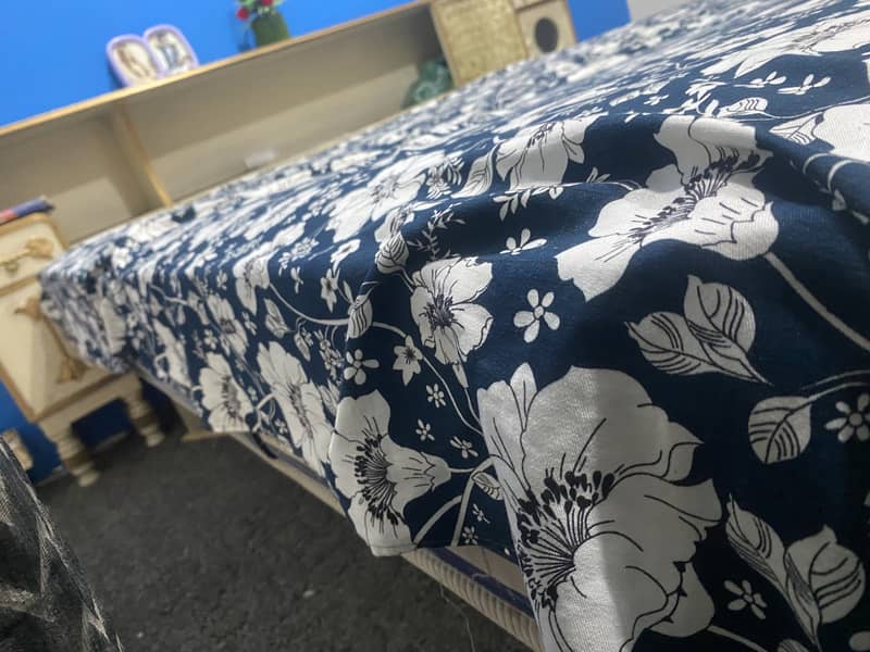 Bed Set With Dressing 5