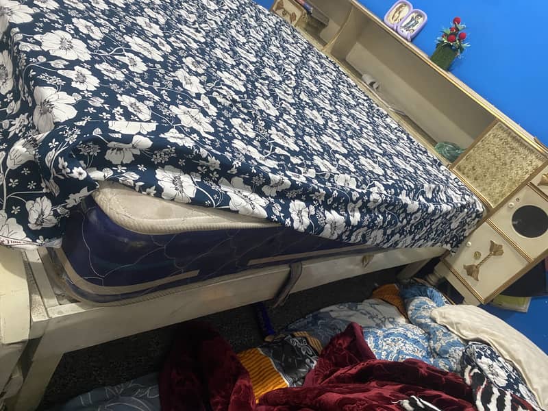 Bed Set With Dressing 6