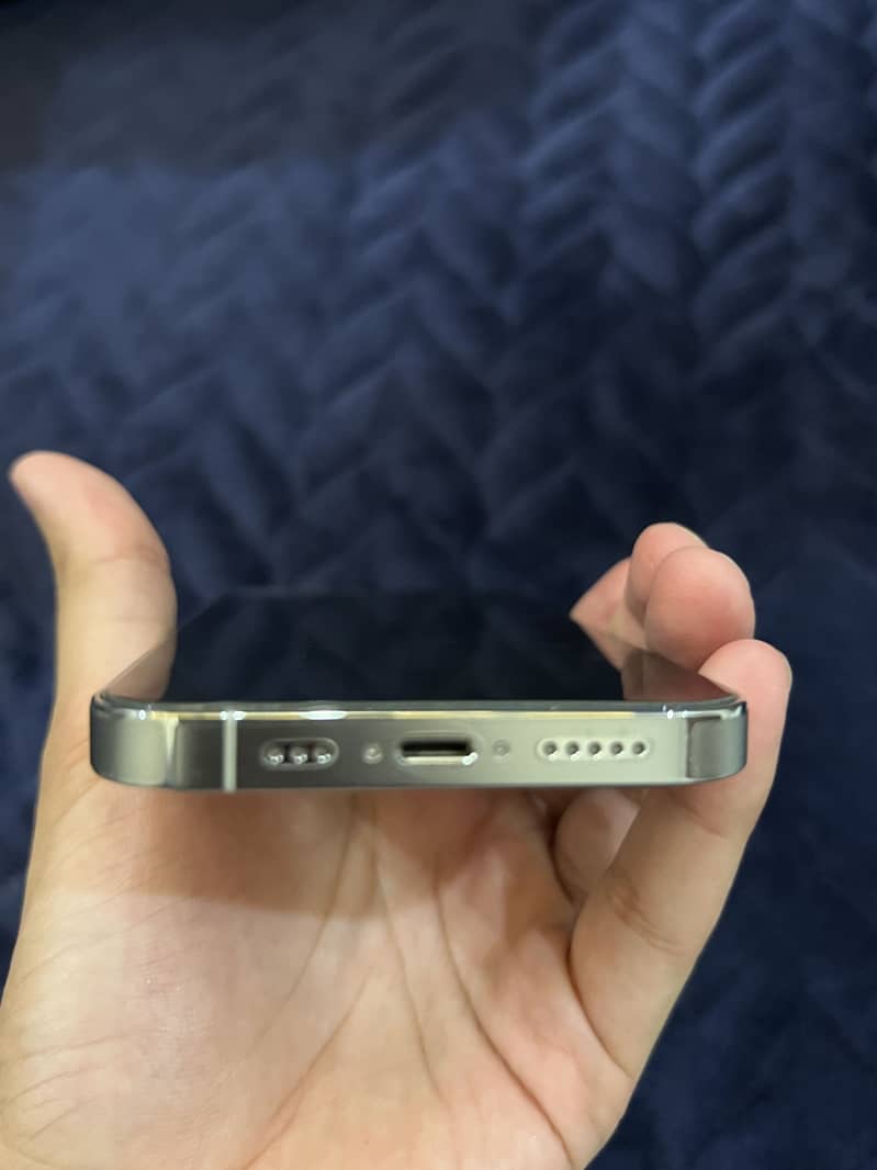 Apple iPhone 14 Pro 2