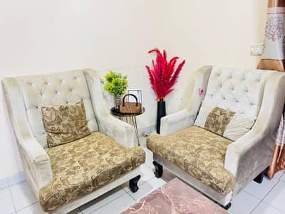 7 Seater Luxury Sofa Set with Center Table | Excellent Condition