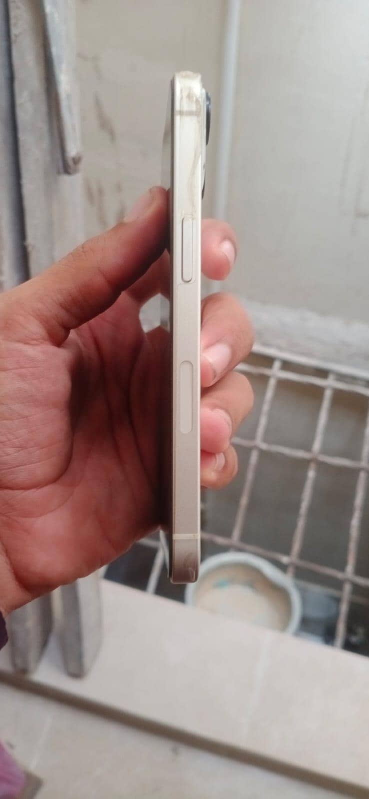 Apple iPhone 13 1