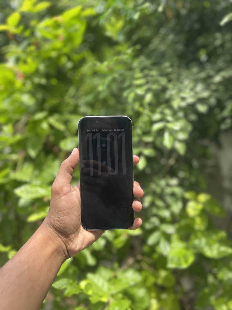 Apple iPhone 16 Pro Max 0