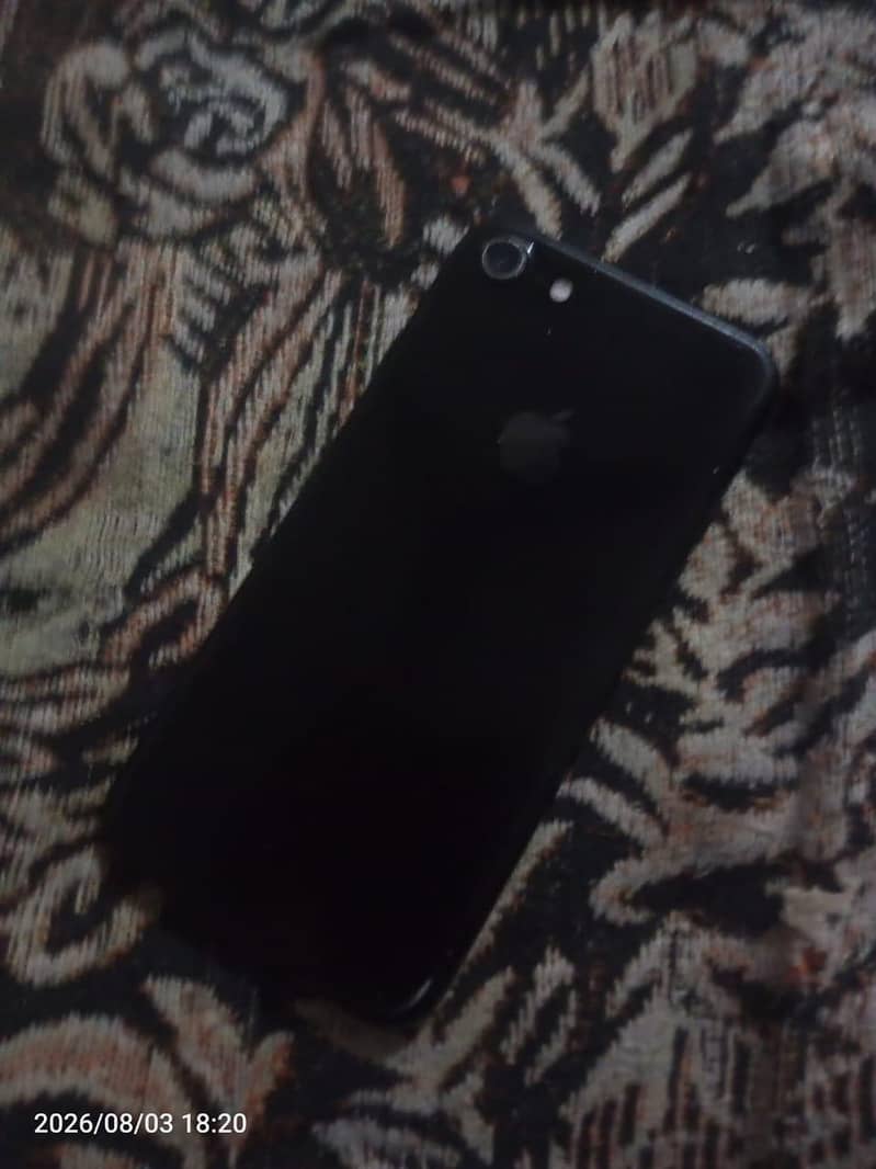 Apple iPhone 7 2
