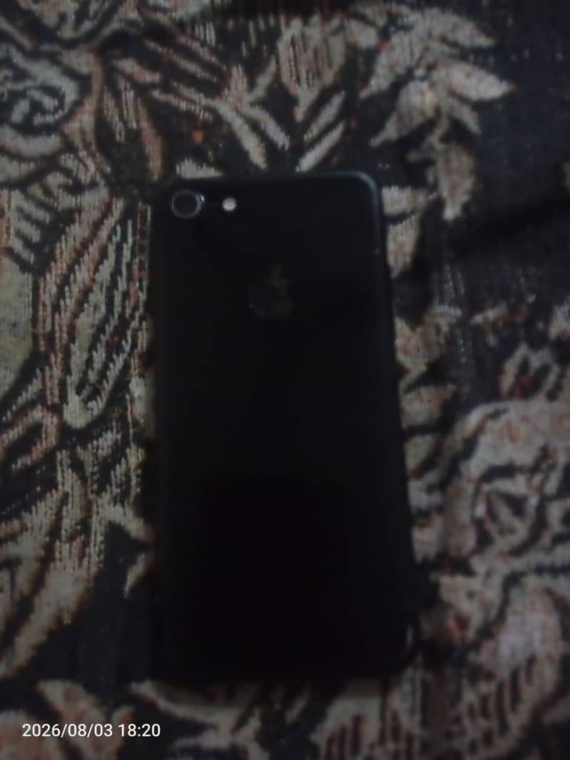 Apple iPhone 7 3