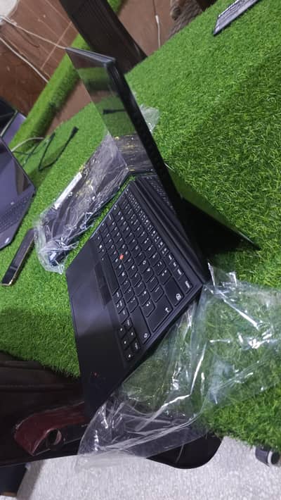 lenovo x1 Sale 2in1 i5 8th 8gb 256gb ssd nvme quantity