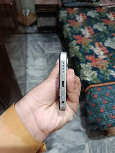 only exchange possible with iphone. . . . . . . . . . . . . . . . Infinix smart 10