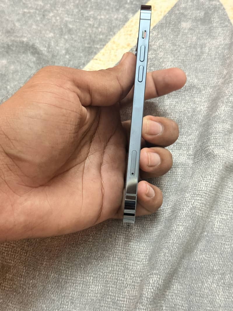 Apple iPhone 12 Pro 6