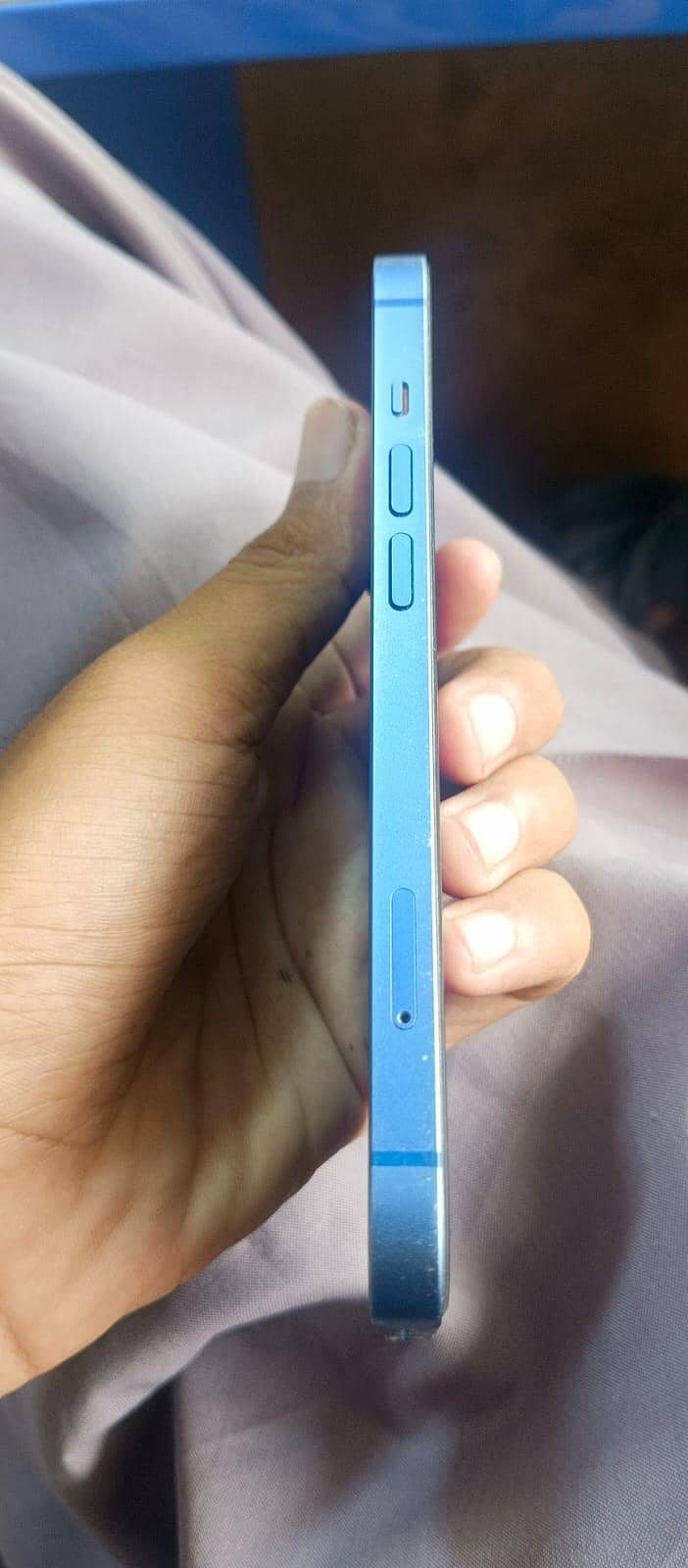 Apple iPhone 13 4