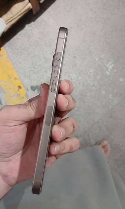 Apple iPhone 16 Pro Max factory unlock