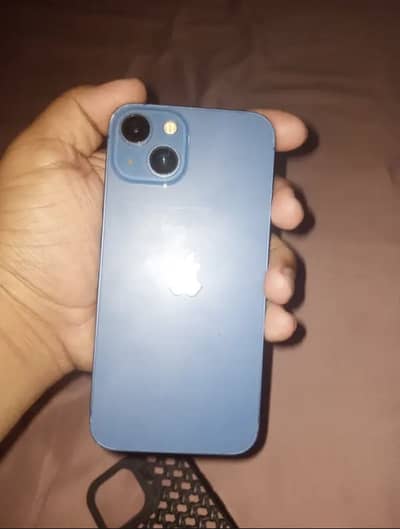 Apple iPhone 13