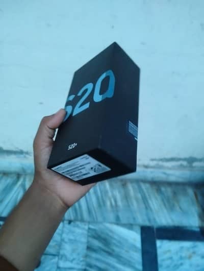 Samsung S20 Plus box