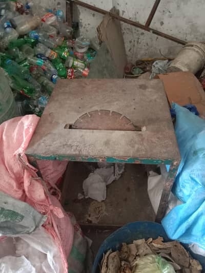 urgent sell karna hy machine wood cutter ko