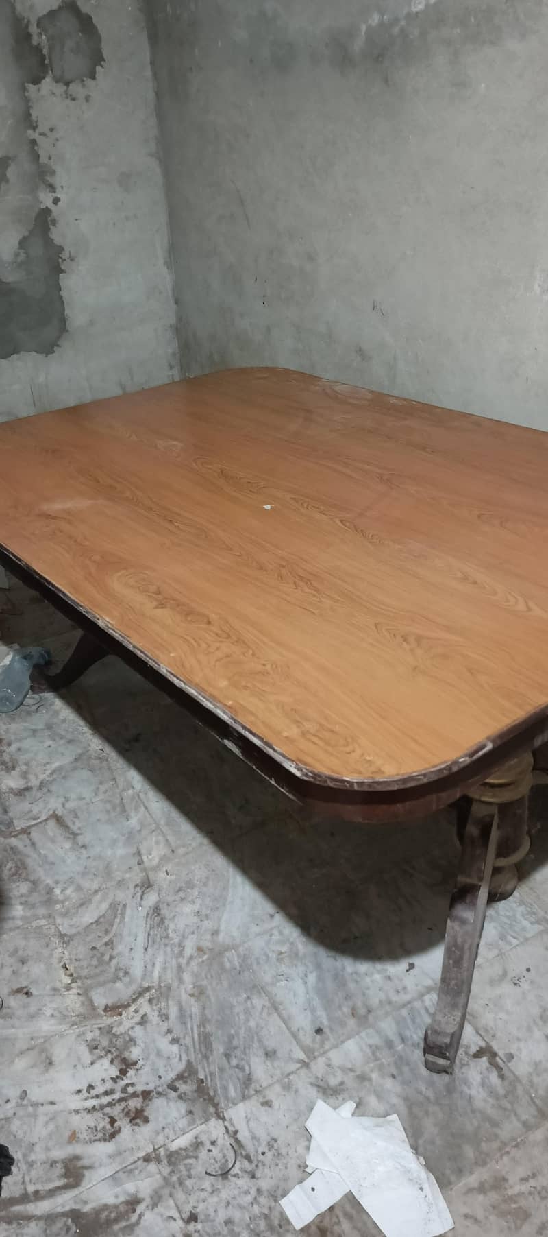 Royal dinning table 0