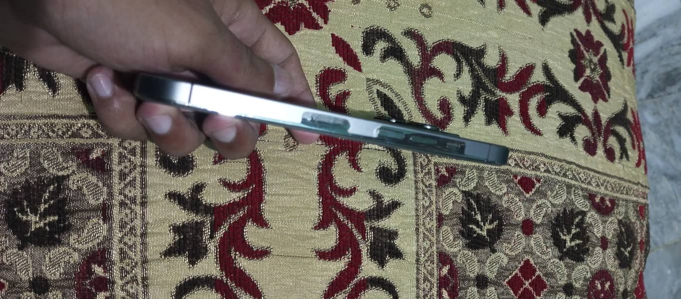 Apple iPhone 13 Pro 3