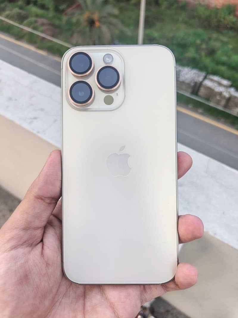 iPhone 14 Max 1