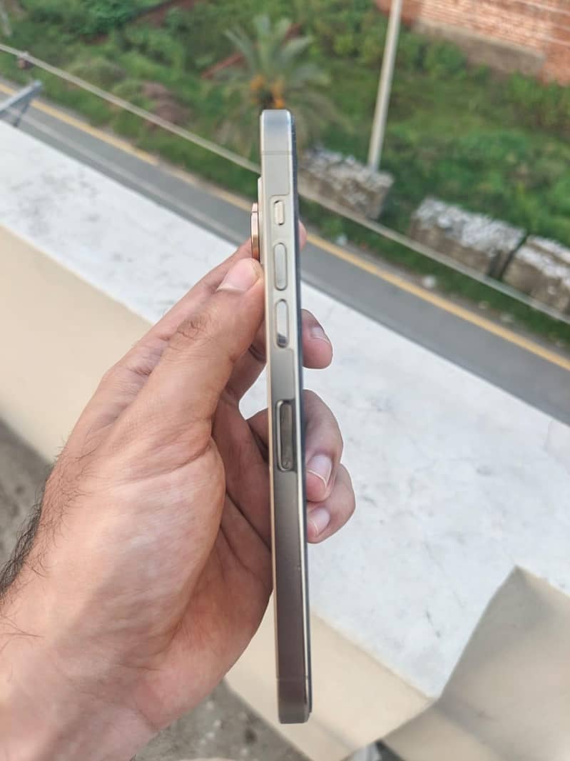 iPhone 14 Max 3