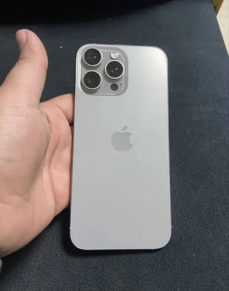 Apple iPhone 16 Pro Max 0
