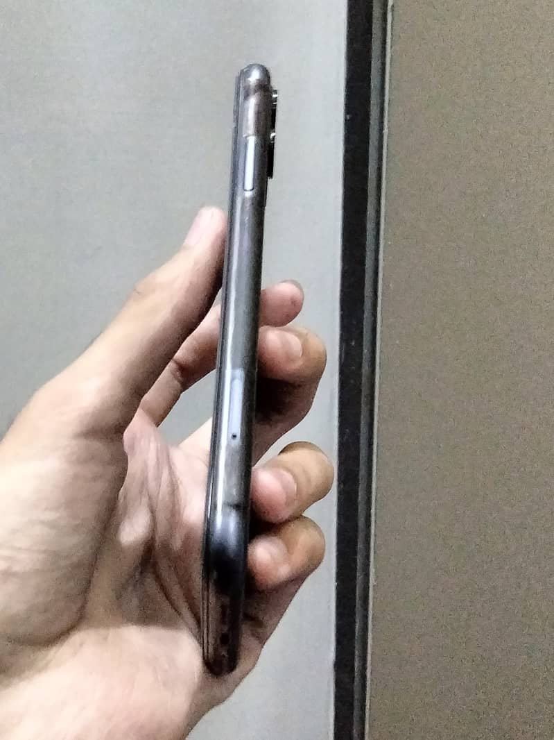 Apple iPhone 11 0