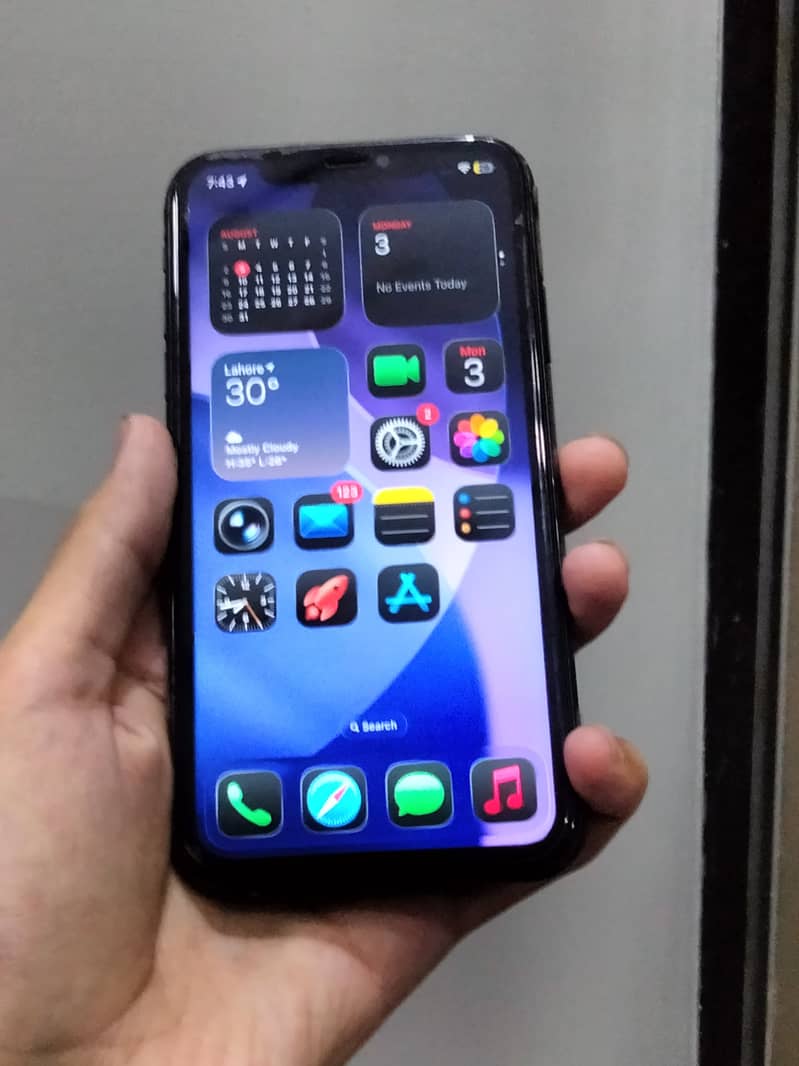 Apple iPhone 11 4