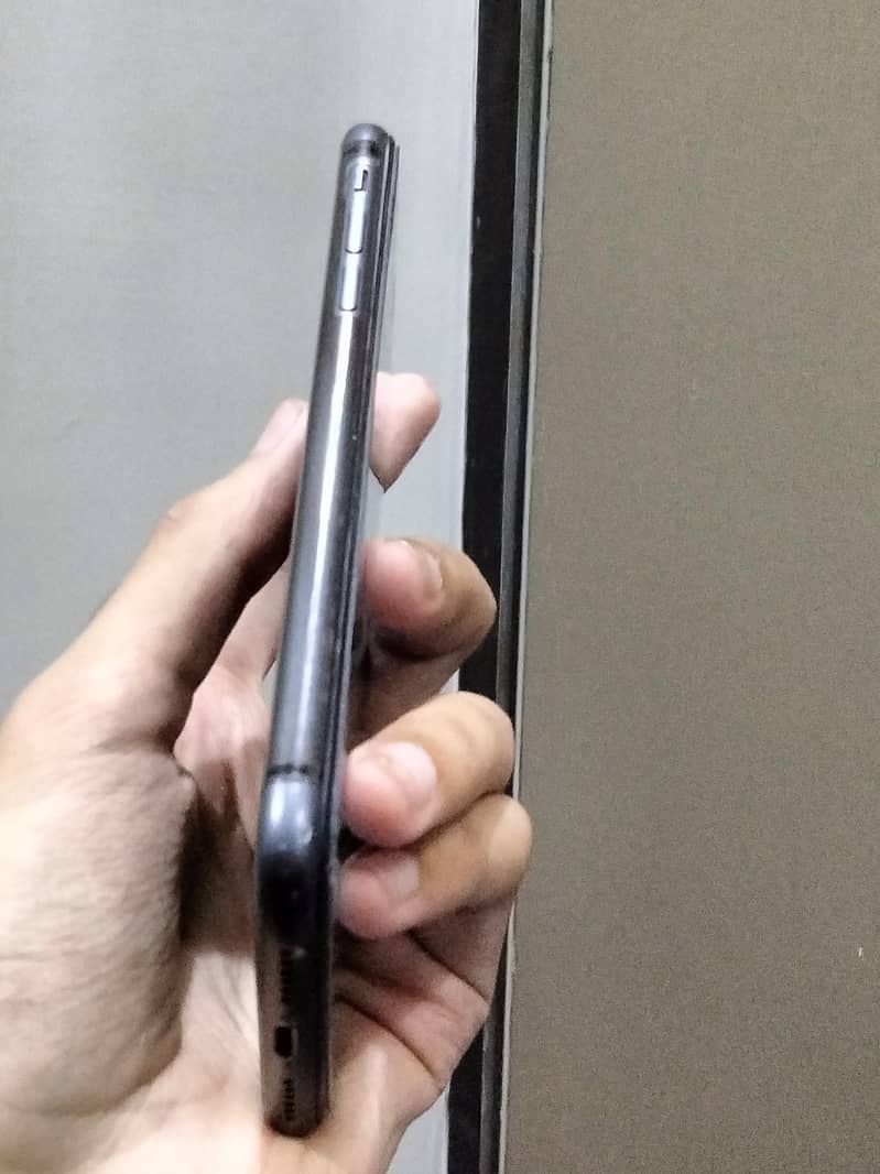 Apple iPhone 11 5