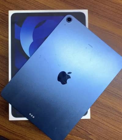 Apple iPad Air 5 M1 - 64GB - 10/10 - Better than Samsung Tabs