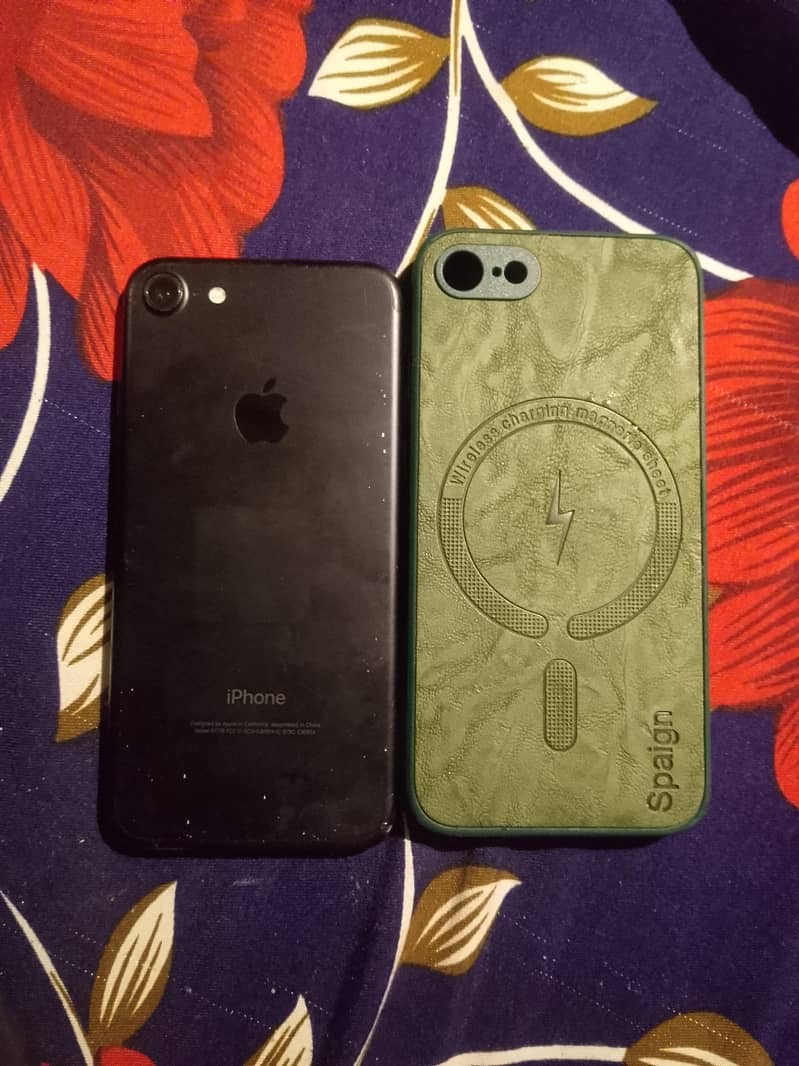 Apple iPhone 7 0