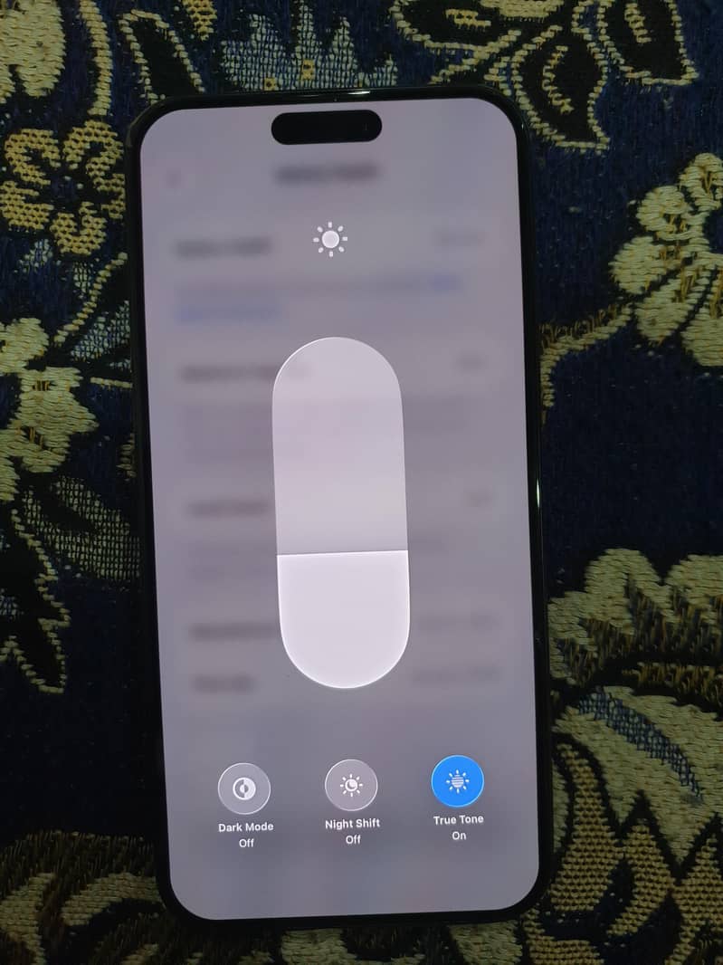 iPhone 15 Pro Max 4