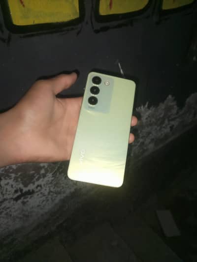 Vivo Y100