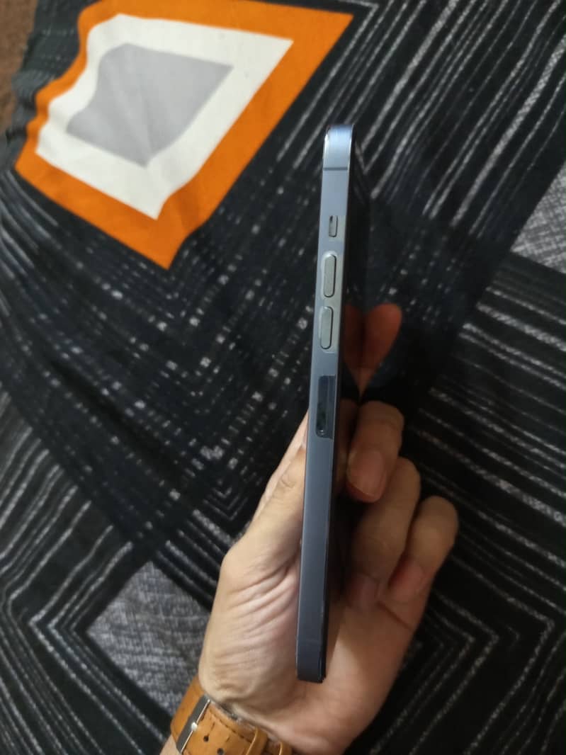 Apple iPhone 13 Pro Max 2