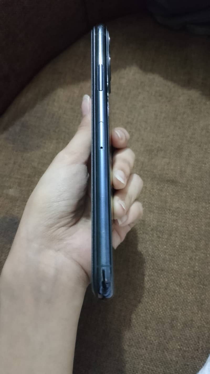 Apple iPhone 11 Pro Max 1