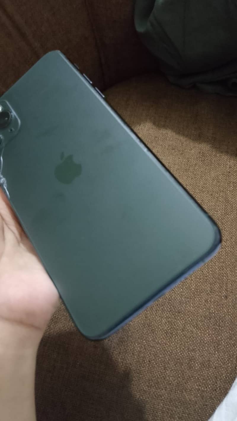 Apple iPhone 11 Pro Max 2